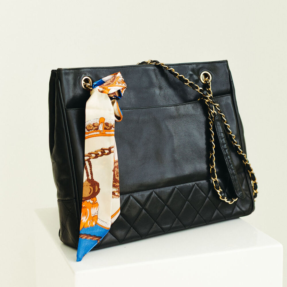 Chanel Matelasse Quilted Lambskin Tote Black Series 0 image 4